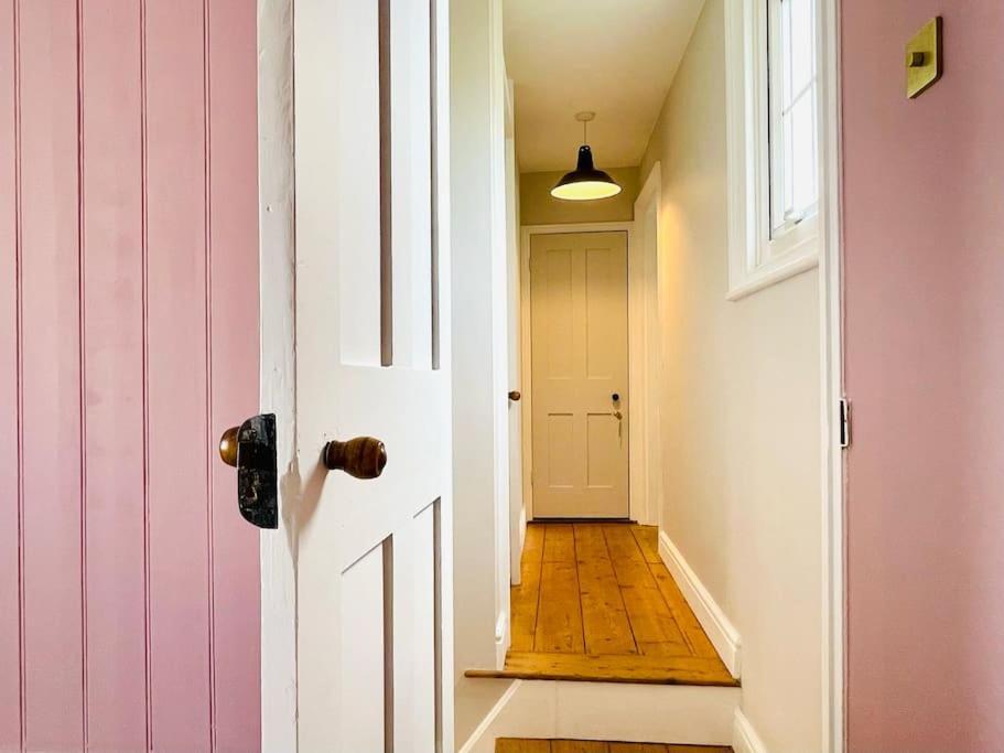 Northdene Cottage: Cozy Seaside Retreat With Woodburning Charm Holiday home