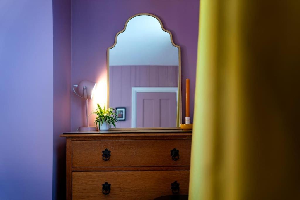 Holiday home Northdene Cottage: Cozy Seaside Retreat With Woodburning Charm *